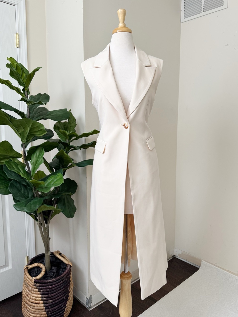 Crescent Cream Sleeveless Blazer Vest